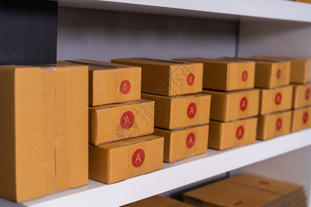 數字化轉型下的包裹運輸與計算機零售新趨勢